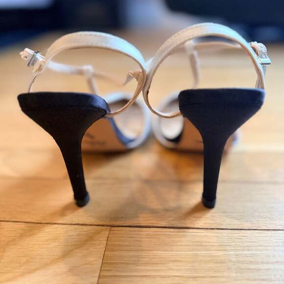 Menbur 1967 Rhinestone Embellished T-Strap Pointed Toe Pumps - Picture 5 of 6